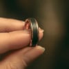Bague personnalisee homme anneau tungstene noir brosse