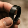 Bague personnalisee alliance tungstene noir mat brosse
