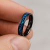 Bague personnalisee alliance tungstene opale bleue