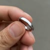 Minimalistische zilveren koepeltrouwring voor mannen en vrouwen