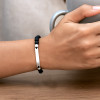 Bracelet personnalise homme cordon perle onyx noir plaque acier a graver personnaliser