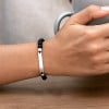 N Bracelet personnalise homme cordon perle onyx noir plaque acier a graver personnaliser