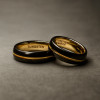 Bague personnalisee dome tungstene rainure panneau 2 tons plat or