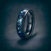 Bague personnalisee alliance tungstene opale bleue