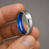 Bague homme titane bande brosse bleue personnalisee