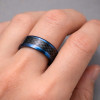 Bague homme anneau tungstene bleu fibre de carbone personnalisable