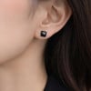 Boucles d'oreilles clous argent minimaliste ceramique noir