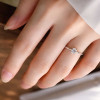Anillo Solitario de Compromiso en Plata 925 – Moissanita Brillante de 0,5 Quilates y Grabado Gratis