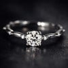 Anello Solitario di Fidanzamento in Argento 925 – Moissanite Brillante da 0,5 Carati con Incisione Gratuita