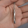 Pendentif barre torsadée tungstène personnalisable