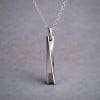 Pendentif barre torsadée tungstène personnalisable