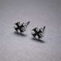 Boucles d'oreilles clous croix de malte argent resine noir
