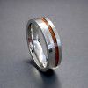 Personaliseerbare titanium trouwring met houtlijngravure