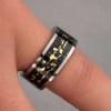 Bague alliance tungstène avec feuilles d’or 18K – Gravure personnalisée offerte