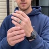Bague personnalisee homme tungstene noir fibre de carbone bords biseaute