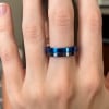 Bague personnalisee titane noir anneau homme bande rainure