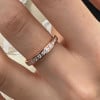R Bague éternité 2mm en titane sertie de zircons – élégance fine et intemporelle