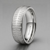 Bague personnalisee homme anneau titane plaque or style pneu biker rouage
