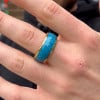 Bague alliance dôme en carbure de tungstène plaqué or 8mm – turquoise naturelle et élégance lumineuse