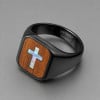 Bague chevalière homme en tungstène avec bois naturel et croix en nacre abalone
