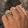 D Bague chevalière en carbure de tungstène plaqué or avec turquoise