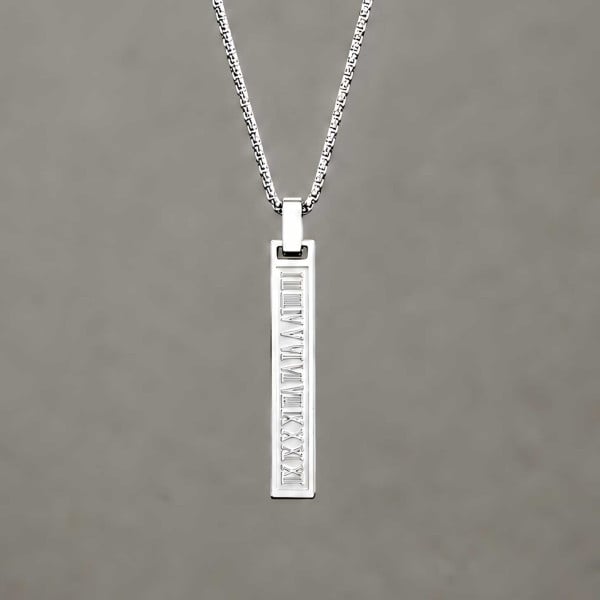 Collar con colgante de hombre personalizado Barra de acero negro Número romano personalizar