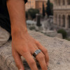 Bague chevalière homme en acier 316L avec zircons noirs personnalisable