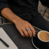 Bague chevalière homme en acier 316L avec zircons noirs personnalisable
