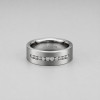 Bague alliance homme en titane avec zircons – Personnalisable