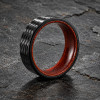 Bague alliance en fibre de carbone et bois massif – Élégance naturelle et contemporaine