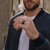 Bague alliance en fibre de carbone et bois massif – Élégance naturelle et contemporaine