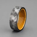 Bague Alliance Acier 316L Brossé martelé & Bois de Chêne 8 mm