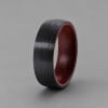 Bague alliance en fibre de carbone et bois poirier massif – Élégance naturelle
