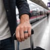 Bague homme en carbure de tungstène noir et pierre minérale – 8 mm