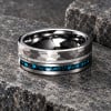 Anello uomo in carburo di tungsteno turchese e corno – 8 mm