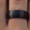 Bague tungstène noir et corne alliance pour homme femme