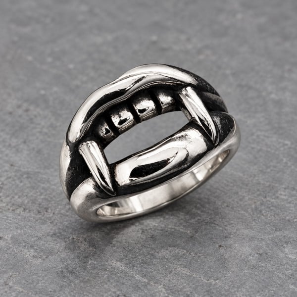 Bague argent homme chevaliere bouche de vampire
