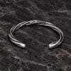Bracelet jonc en acier inoxydable à motifs chevrons – Ajustable 5 mm