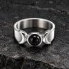 Bague en acier inoxydable avec onyx noir – Design ouvert personnalisable 7 mm