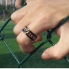Bague homme anneau noir titane cable tournant a graver