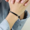 Bracciale da uomo personalizzato cordino in onice nero con perlina, piastra in acciaio da incidere per personalizzare