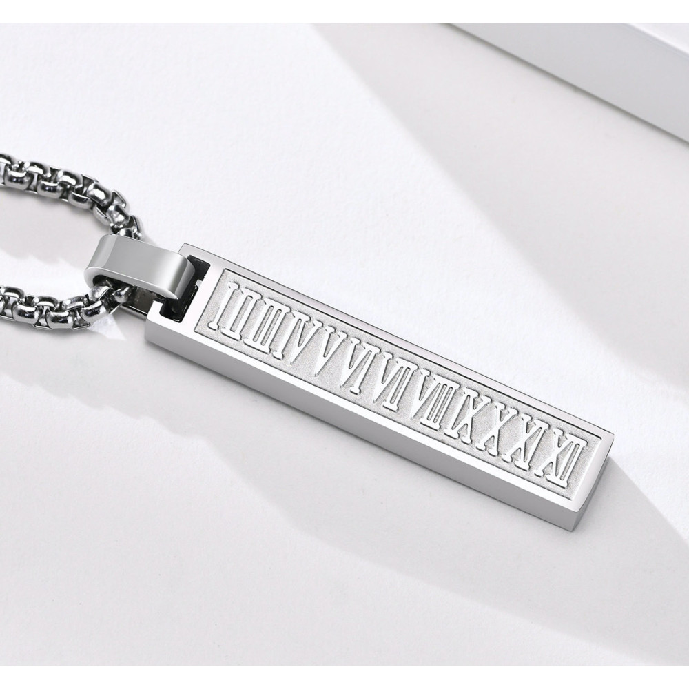 Collana con ciondolo da uomo personalizzata Barra in acciaio nera con numeri romani personalizzabili