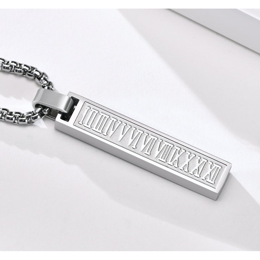 Pendentif personnalise homme collier Acier barre chiffre romain noir personnaliser