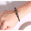 Schwarzes Herren-Lederarmband mit Fußballgeflecht