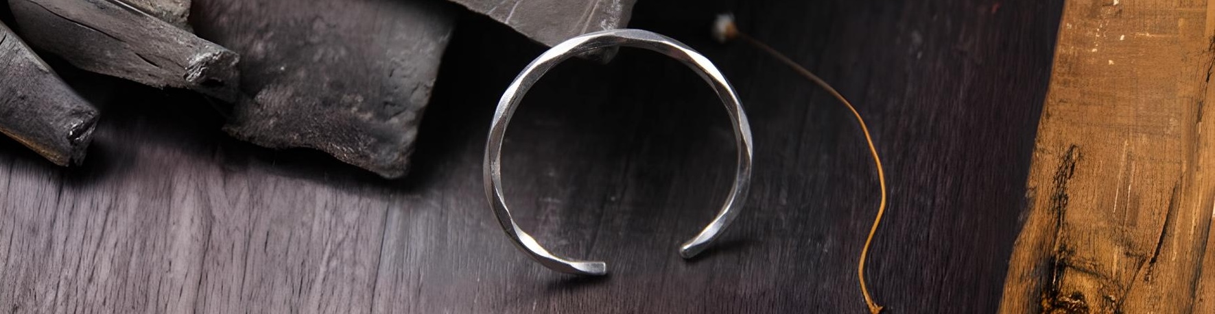 bracelet jonc argent massif martelé biker