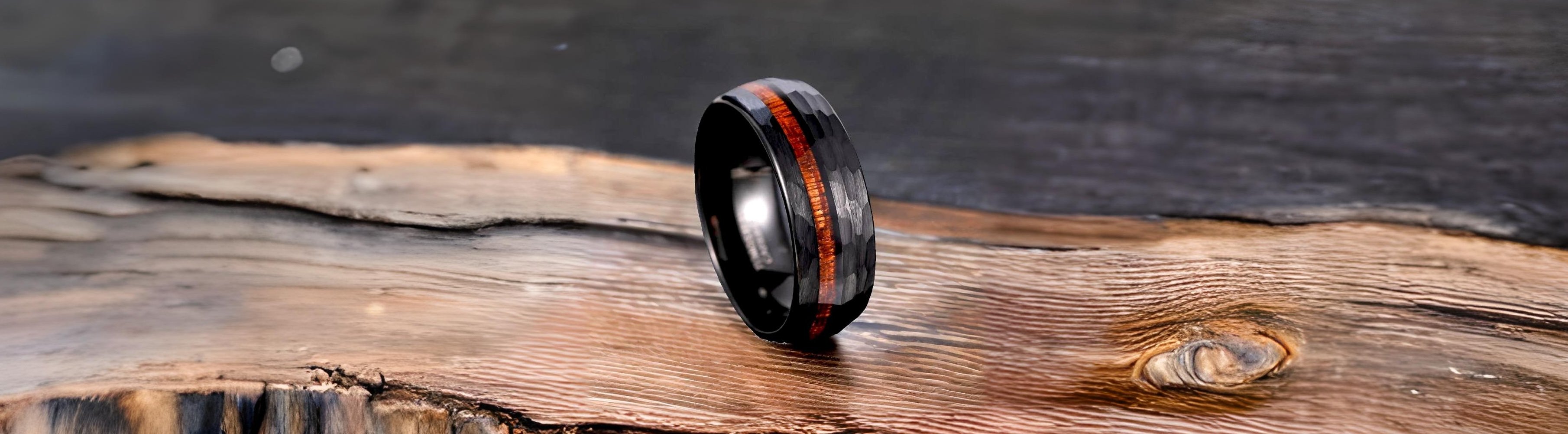 bague tungstene noir brosse multifacette ligne bois