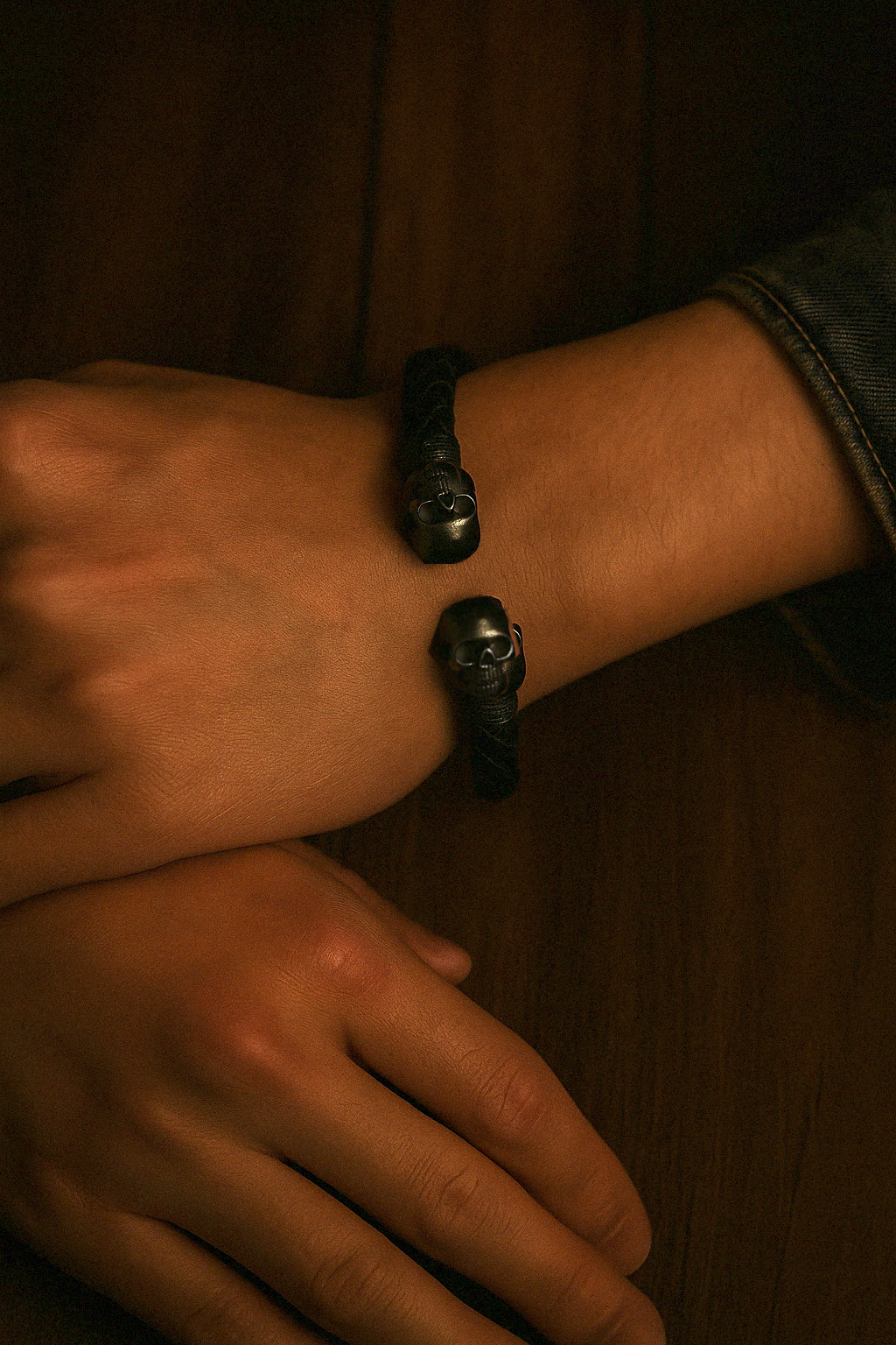 bracelet cuir tresse tete de mort