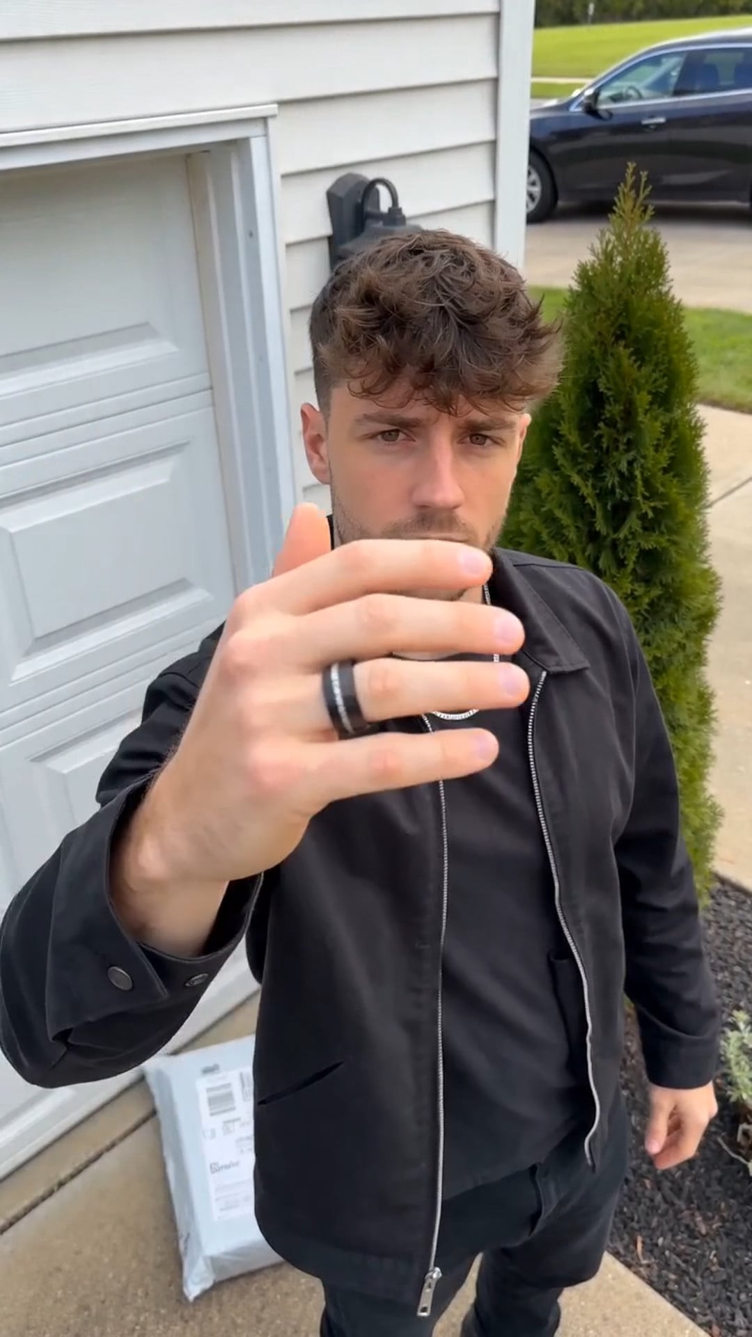 Bague homme en tungstène noir martelé avec pierre minérale naturelle