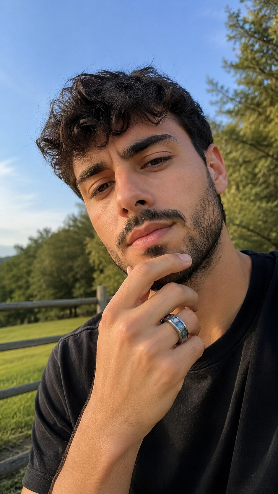 Bague alliance en titane et nacre abalone : l'alliance parfaite entre modernité et nature