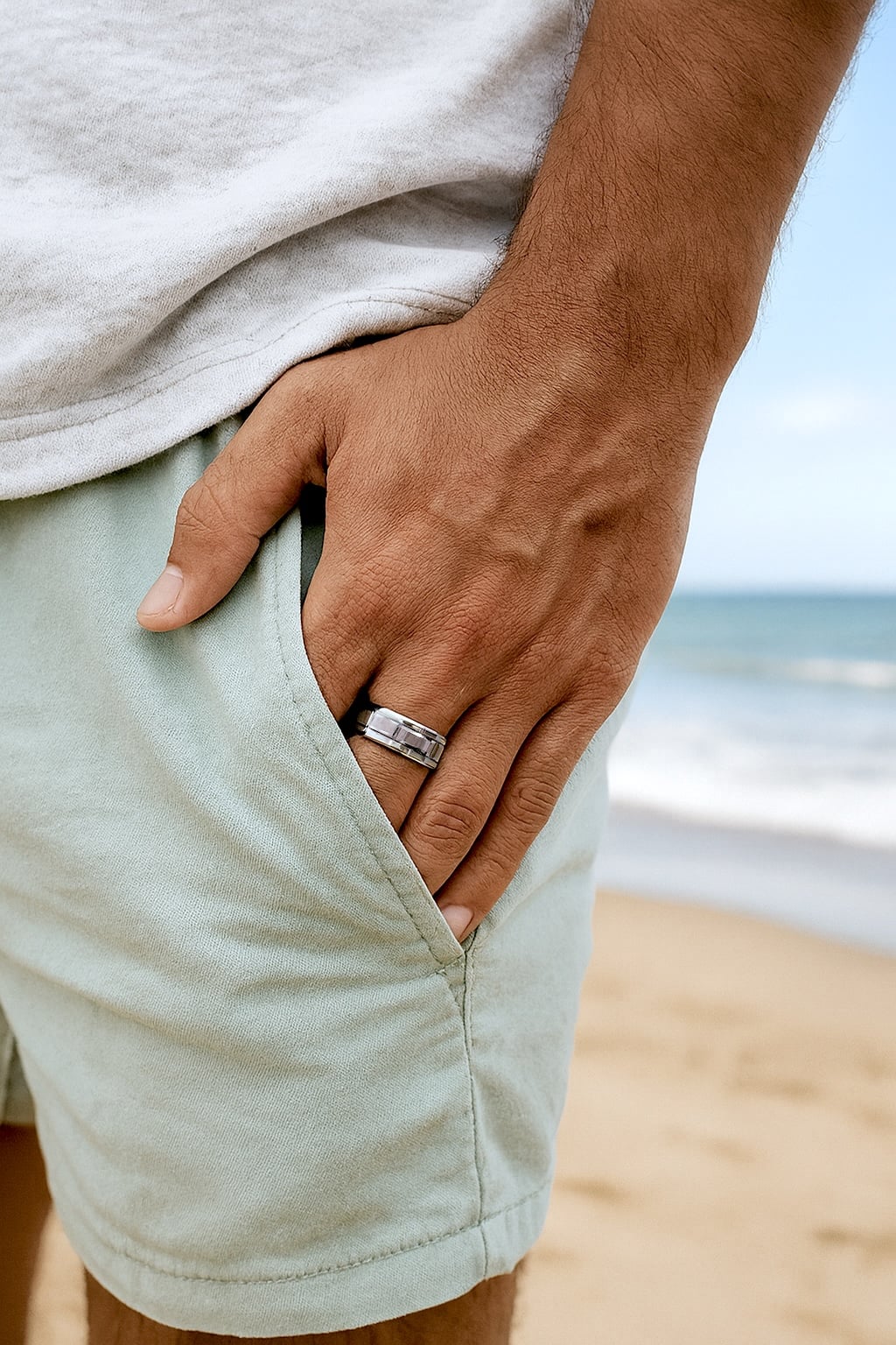 tungsten ring with brushed groove